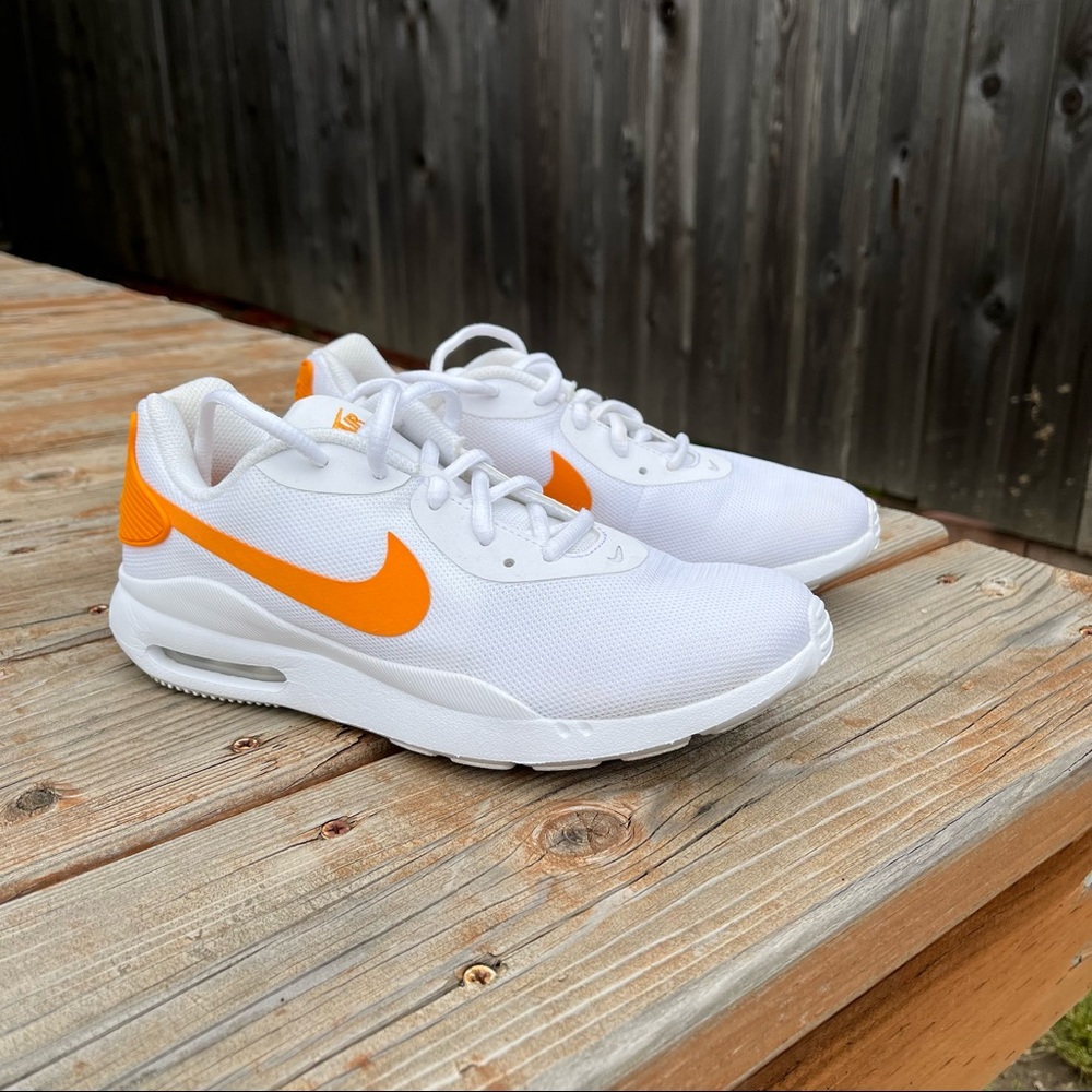 Nike Women’s Air Max Oketo Sneaker Athletic Shoes Orange and White - Size 7